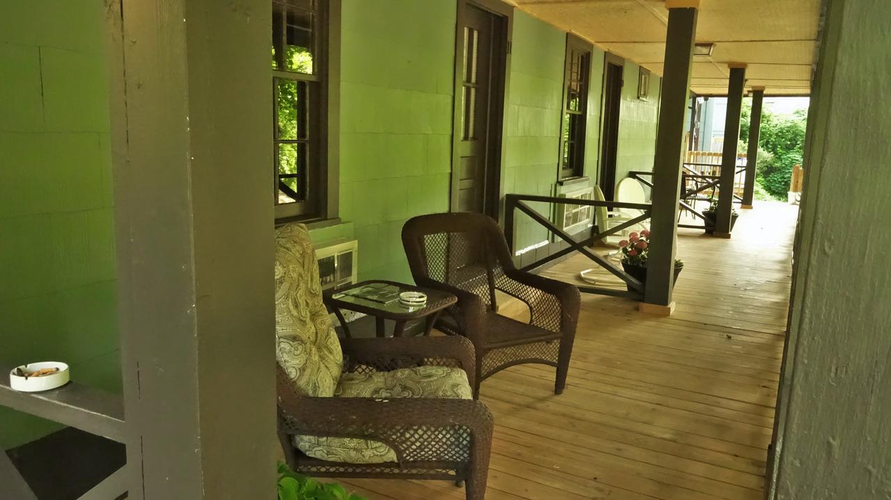 Riverside Lodge At Chimney Rock Exterior foto