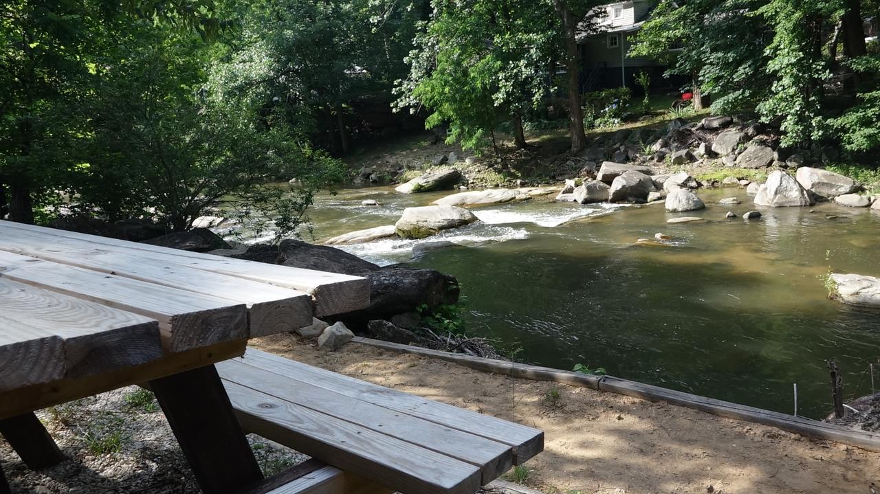 Riverside Lodge At Chimney Rock Exterior foto